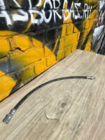 шланг тормозной передний вкручивающийся (ВР001023)