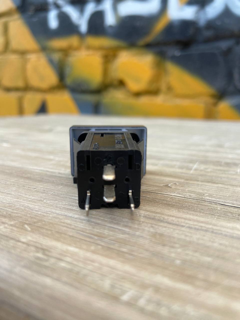 bb95f141ae239a3b8b13bace1e52d1d4.jpg Кнопка панели Бизнес включение "света салона "