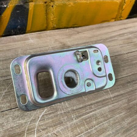 Замок капота 3302 низ Завод