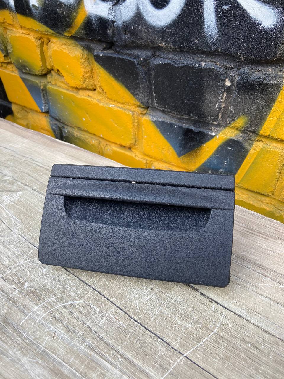 88da568f1e25a63bc0b209b4d9a37ca7.jpg Пепельница на панель НО , газель до бизнес