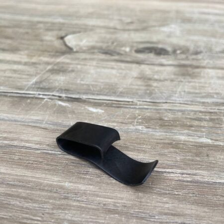 Скоба крепления проводки на раму