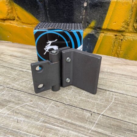 Петля передней двери Газель