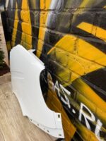 Крыло 3302 пластик (эконом) белое, правое