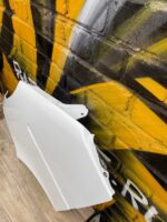 Крыло 3302 пластик (эконом) белое, левое