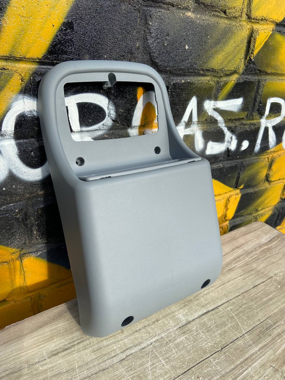 d055877380bfb202b62e393be55f6cad.jpg Полка под рацию или тахограф Газель Некст малая