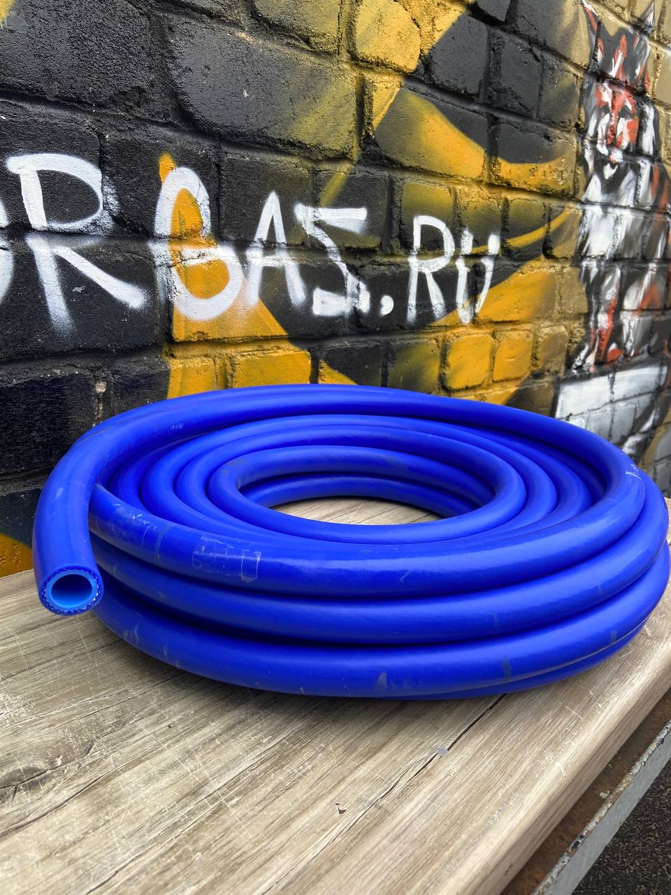 6331f6f8c187d3d5c4627461b70bef52.jpg Силиконовый шланг 16 мм