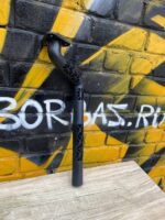 Труба заднего подкрылка пластик кривая