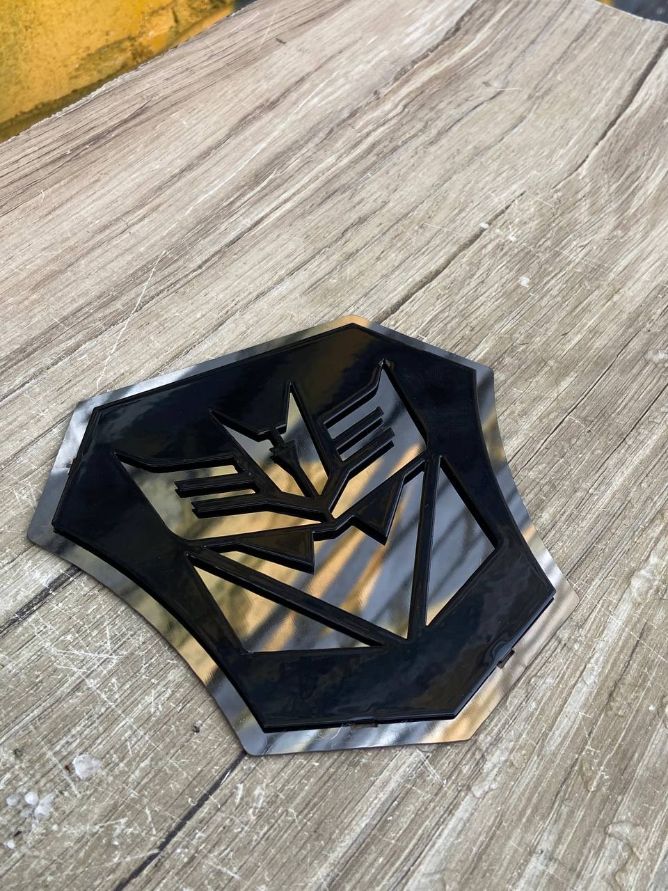 583ec84a8944e4b65092f70ca1f35cb4.jpg Эмблема на бампер Газель Некст наши ручные десептикон